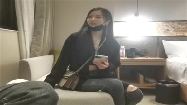 文轩探花97期 舞蹈系嫩模背男友偷吃土豪 就地过年酒店大尺度接私活