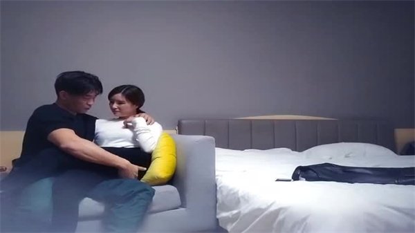 肌肉猛男Z寻花猎艳，美女口技超牛欲仙欲死